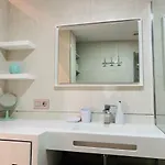 Cathedral Studio, Luxury In Cathedral Area, Parking Optional Apartamento *