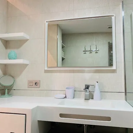 Cathedral Studio, Luxury In Cathedral Area, Parking Optional Апартаменты *
