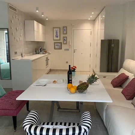 Cathedral Studio, Luxury In Cathedral Area, Parking Optional Севилья