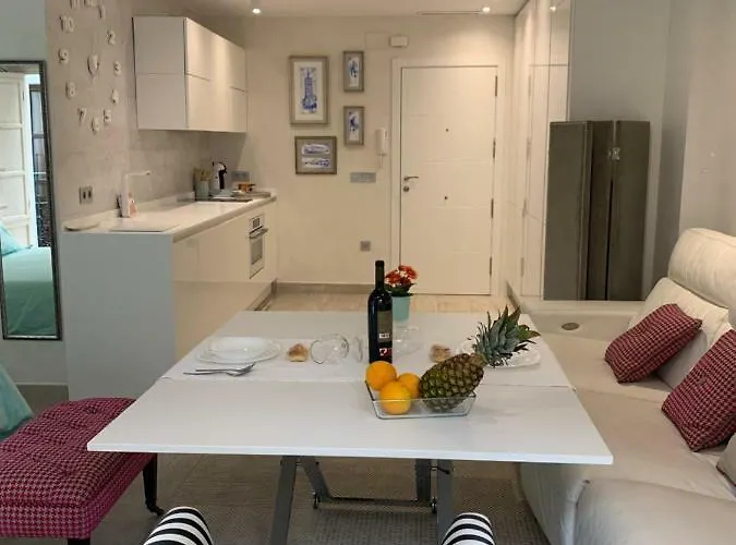 Cathedral Studio, Luxury In Cathedral Area, Parking Optional Séville