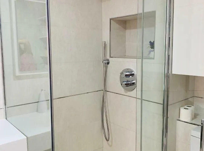 Cathedral Studio, Luxury In Cathedral Area, Parking Optional *